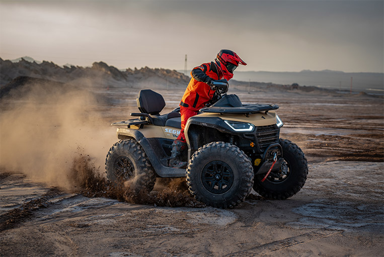 30” TIRES
30” tires greatly increase the ground clearance to 320mm, enabling riders to challenge all kinds of terrains with ease. (Wide Version)